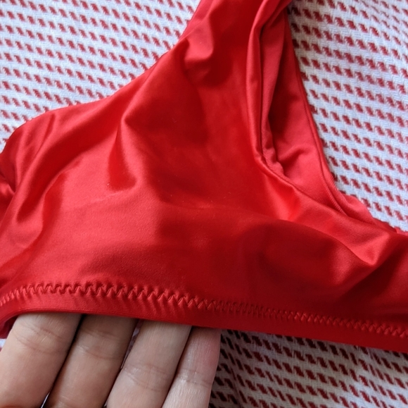 Summer 🌞 SALE Revolve Twiin Red, Size L Bikini Top, Pamela Knot Twist Large - Picture 9 of 11